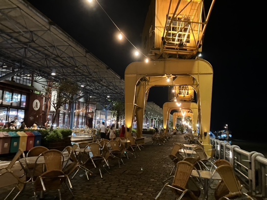 Belem, il Teatro da Paz e la Estação das Docas (i vecchi magazzini del porto), luogo simbolo della trasformazione della città.